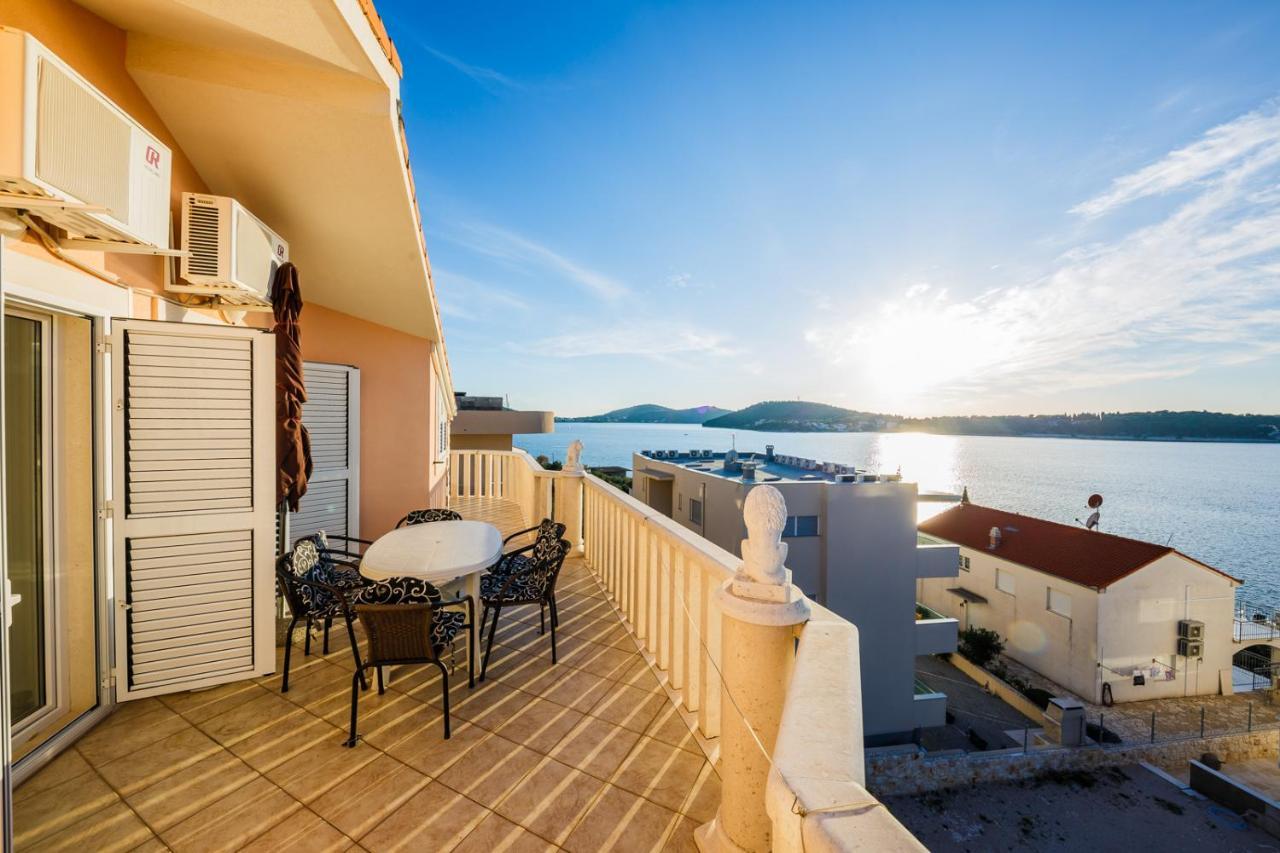 Apartamenty Z Basenem Ilja Rogoznica (Sibenik-Knin) Extérieur photo