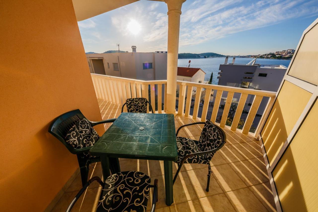 Apartamenty Z Basenem Ilja Rogoznica (Sibenik-Knin) Extérieur photo