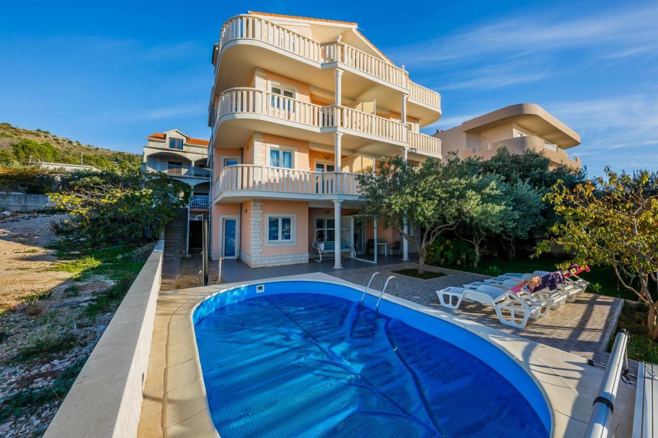 Apartamenty Z Basenem Ilja Rogoznica (Sibenik-Knin) Extérieur photo