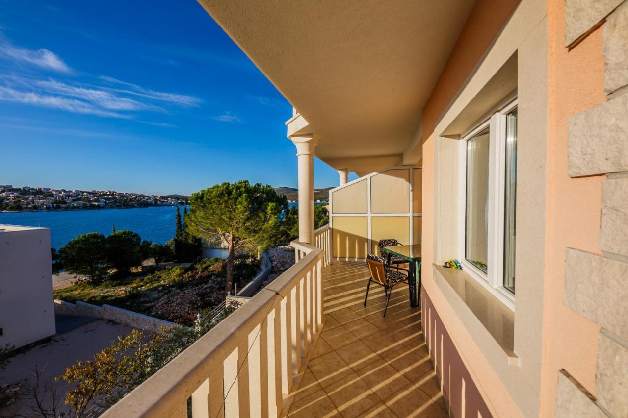 Apartamenty Z Basenem Ilja Rogoznica (Sibenik-Knin) Extérieur photo