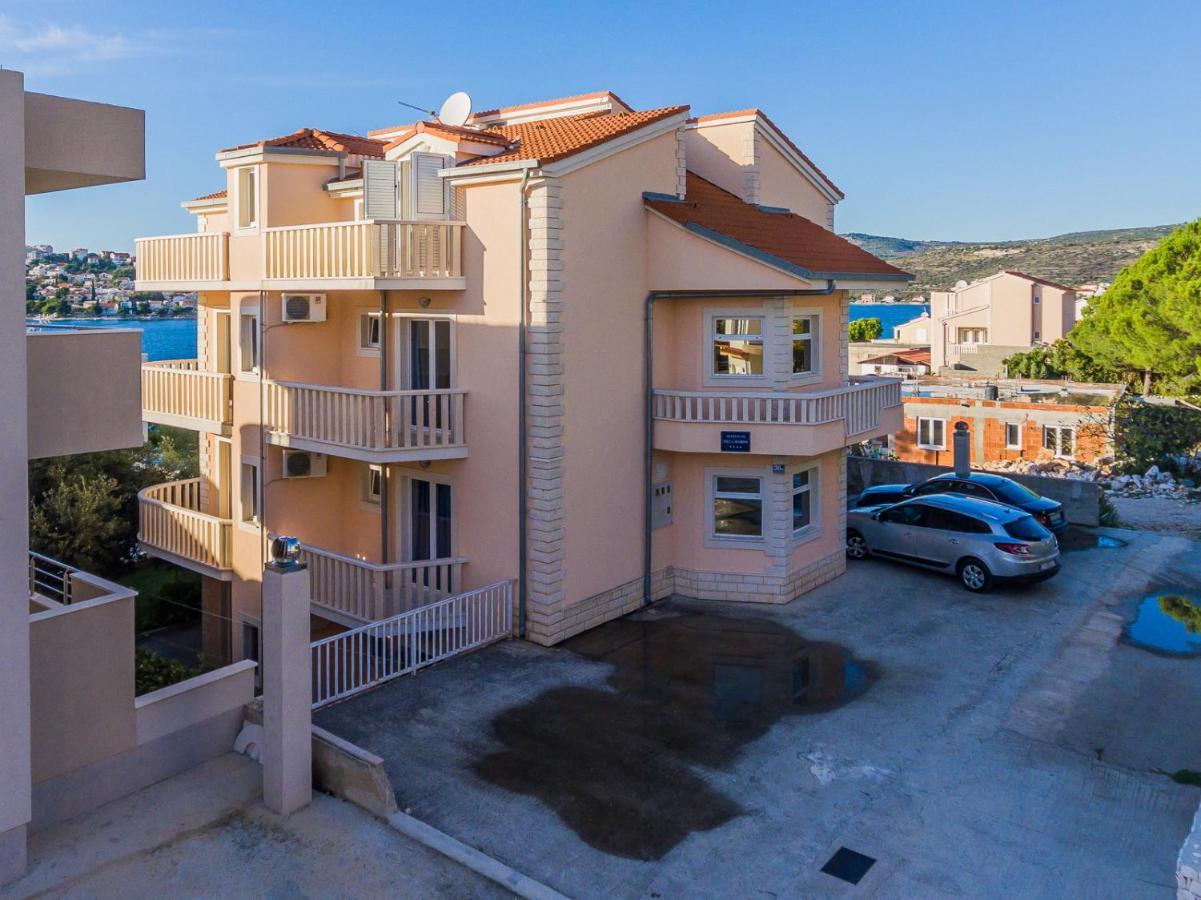 Apartamenty Z Basenem Ilja Rogoznica (Sibenik-Knin) Extérieur photo